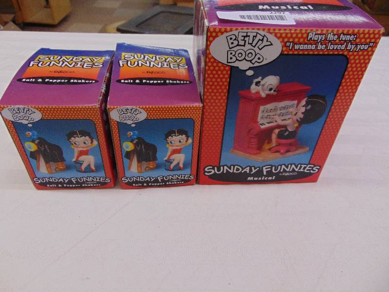 lot 2297 image: Betty Boop Lot