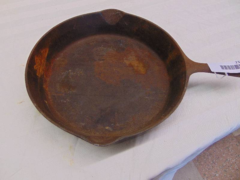 lot 2327 image: Cast Iron Skillet