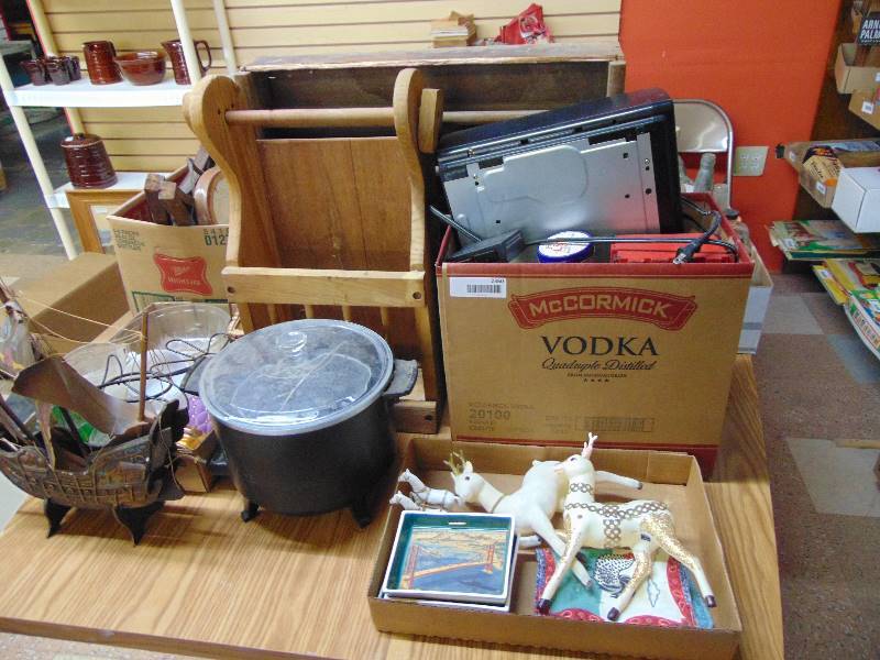 lot 2360 image: Bargain Table Lot