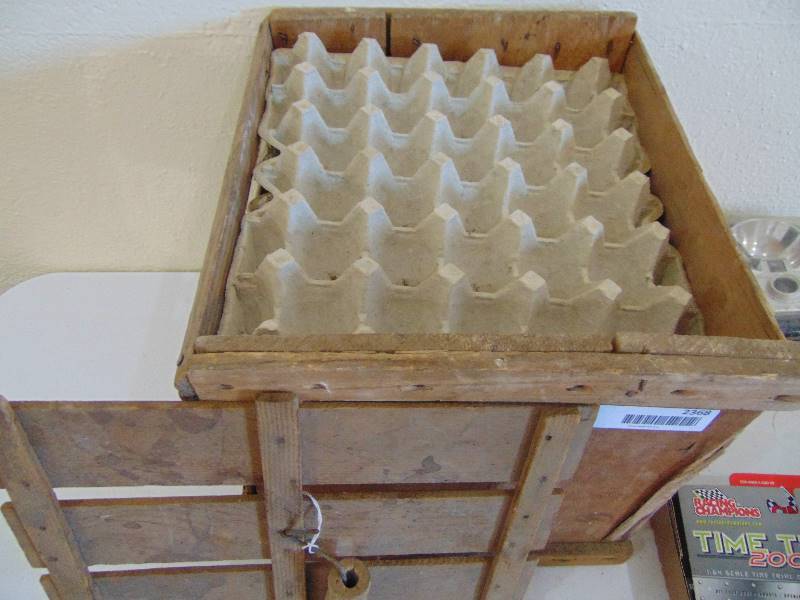lot 2368 image: Wood Crate