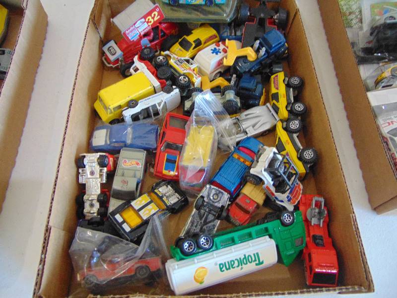 lot 2369 image: Toy CarsVehicles