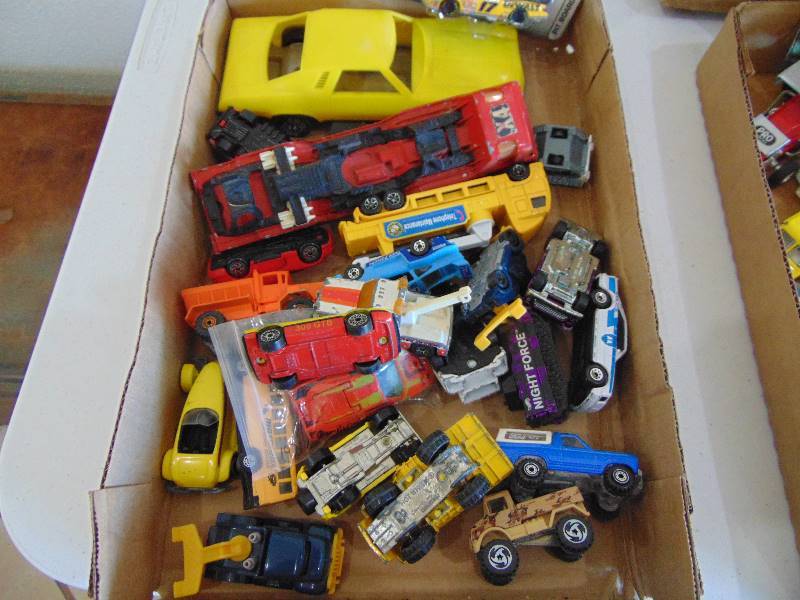 lot 2370 image: Toy CarsVehicles