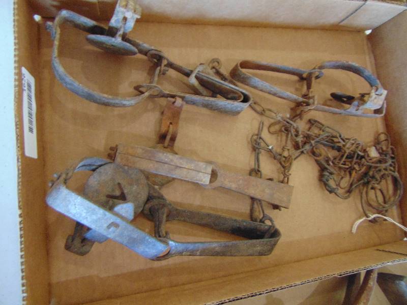 lot 2380 image: Single Leg Traps