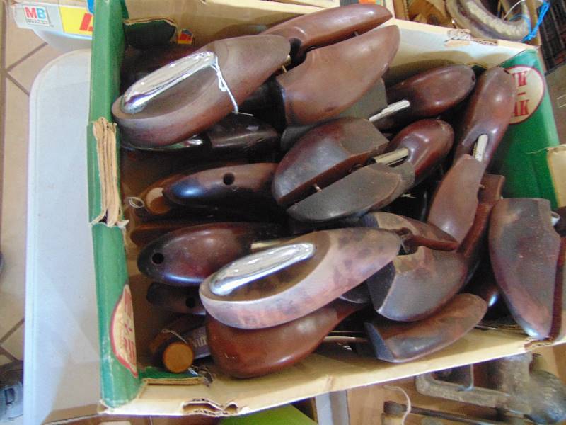 lot 2385 image: Wood Foot Fitters