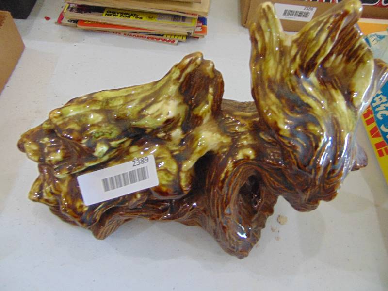 lot 2389 image: Lamp