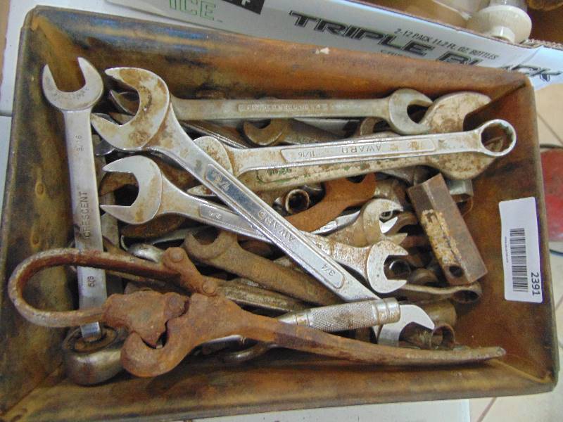 lot 2391 image: Assorted Tools