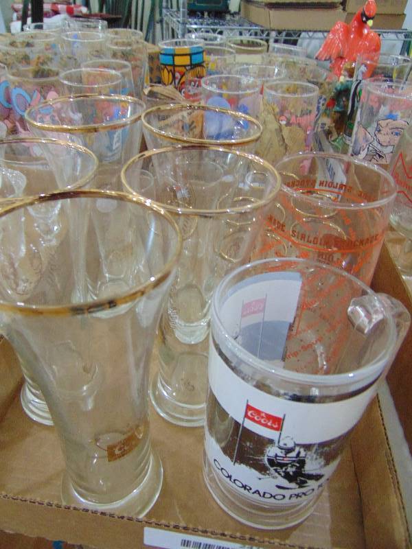 lot 2415 image: Coors Glass Cups wGold Trim