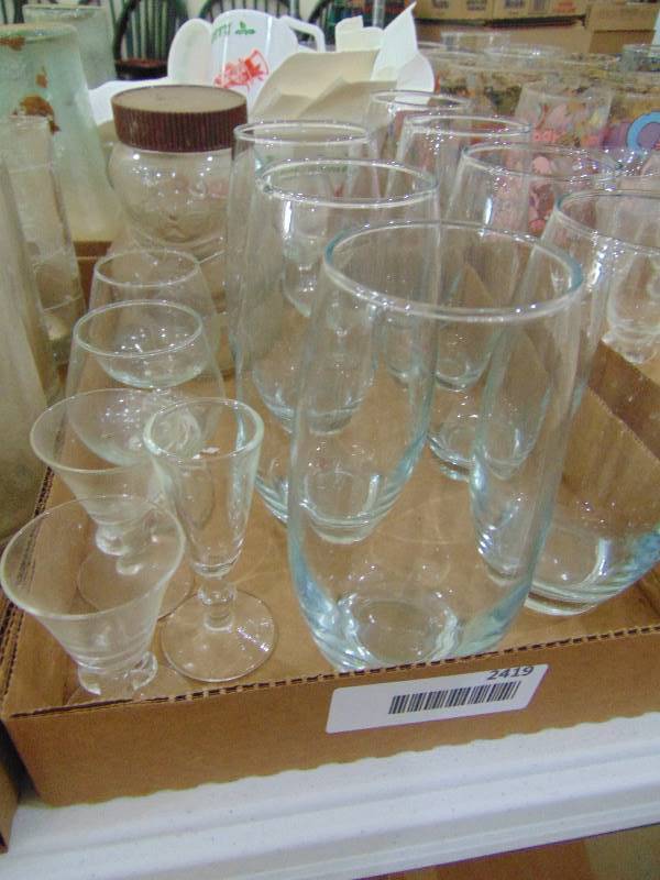 lot 2419 image: Glass Cups & Glass Bear wlid