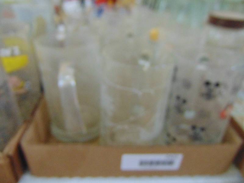 lot 2421 image: Glass Mugs