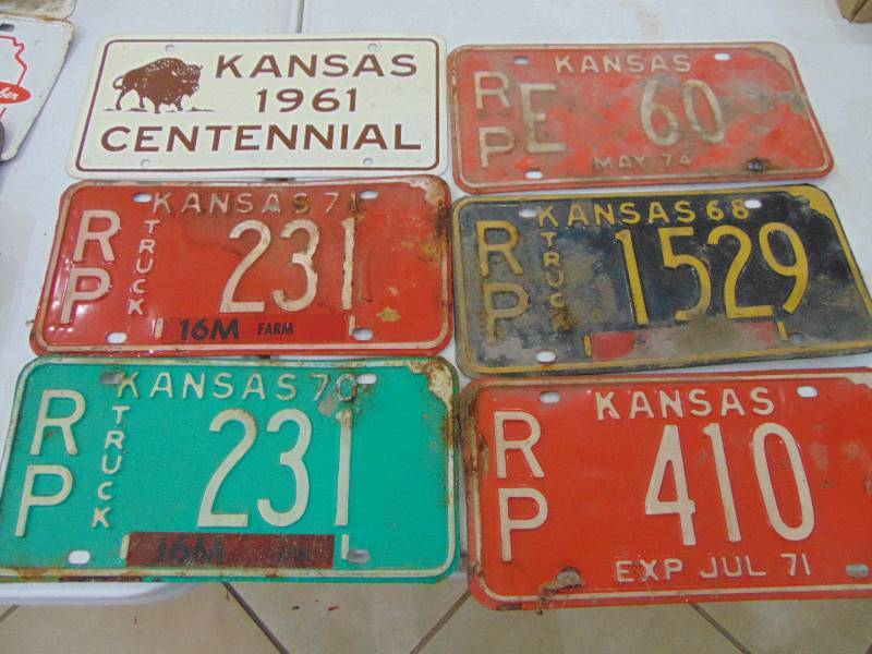 lot 2428 image: Variety License Plate Tags