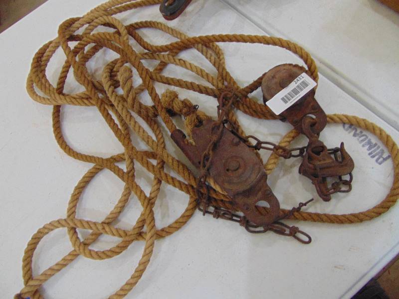 lot 2431 image: Rope Come-A-Long