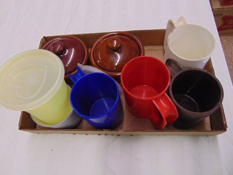 lot 2213 image: Cups, etc.