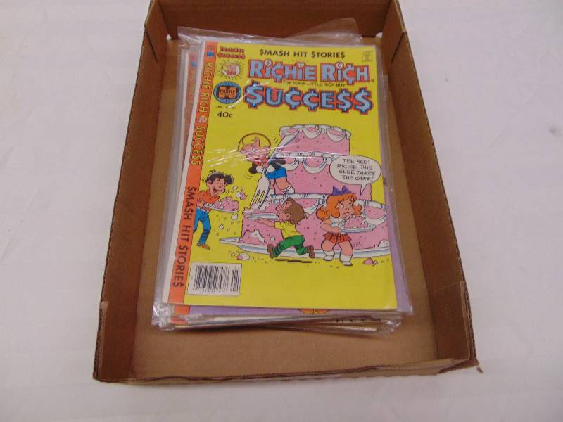 lot 2095 image: 12 Richie Rich Comics