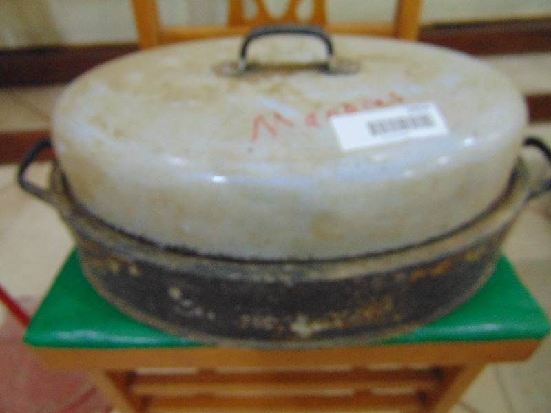 lot 2454 image: Old Granite Roaster