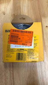lot 140 image: DeWALT 5 125mm Random Orbit Palm Sander Pad DW4388 - Retail $20