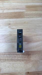 lot 177 image: Square D 20 Amp Single Pole Circuit Breaker 10 kA 120240V - Retail $5