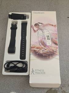 lot 2500 image: Cloudpoem Fitness Tracker with Black Band and USB Charger - Retail $0