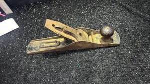 lot 9 image: Wood Hand Plane with Wooden Knob and Tote