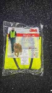 lot 24 image: 3M Safety Vest with 3M Scotchlite Reflective Material High Visibility 94601