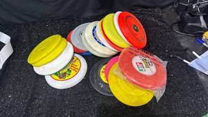 lot 43 image: Lot of 10 Flying Disc Frisbees Mixed Colors and Brands