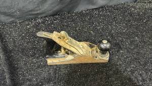 lot 45 image: Hand Plane with Knob and Tote