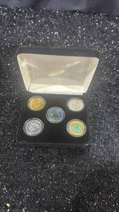 lot 62 image: 5-Coin Commemorative Set with Gold and Silver Coins in Display Case