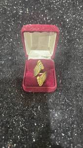 lot 65 image: .925 Silver Decorative Ring with Wing Design in Red Velvet Box