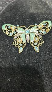 lot 70 image: Butterfly Brooch Filigree Green Enamel Rhinestone
