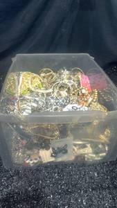 lot 90 image: Lot of Fashion Jewelry Necklaces Bracelets Earrings Beads