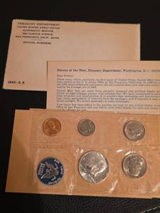 lot 194 image: 1965 Uncirculated coin set