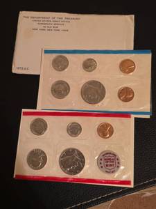 lot 197 image: 1972 Uncirculated coin set