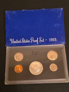 lot 203 image: 1968 US Proof Uncirculated coin set