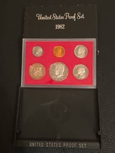 lot 208 image: 208 US Proof Uncirculated coin set