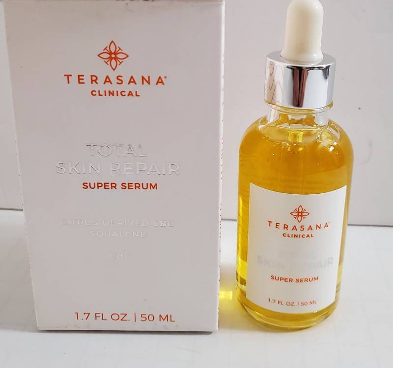 lot 64343 image: Total Skin Repair Healthy Skin Face Serum  All-Natural, Vegan, Cruelty-Free Spot Treatment for Clear Skin (1 FL OZ.) - Retail $15