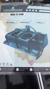 lot 212 image: Landhonor MGB-44w Mini Grapple Bucket 44 Inch Working Width