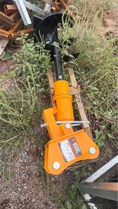 lot 224 image: Cat 305 excavator Hydraulic Earth Auger Attachment with Black Drilling Head