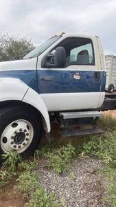 lot 230 image: Ford F650 Super Duty Cab and Chassis Commercial Truck 5.9 Cummins smokes Allison automatic