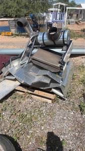 lot 233 image: Diamond Plate Tread Platform with air filter Canister