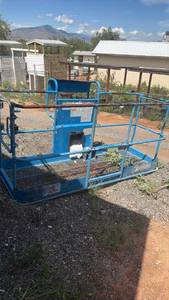 lot 234 image: Work platform with Gate 500 lbs Maximum Load