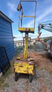 lot 236 image: G.W. Galloway Tel-Hi-Scoper Work Platform Hydraulic Lift