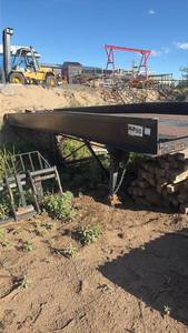 lot 257 image: Semi loading ramp