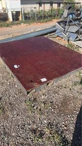 lot 259 image: Metal Pallet wood Deck,