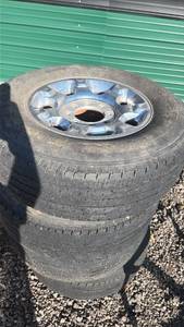 lot 261 image: Transforge ht  4x Tires lt27570r18 with ford Alloy Wheels
