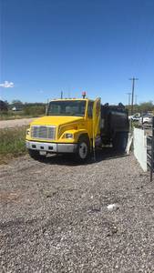 lot 277 image: International Truck with Autonobel patcher