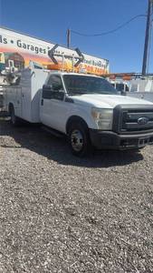 lot 278 image: Ford F-350 Series Service Truck with Utility Bed