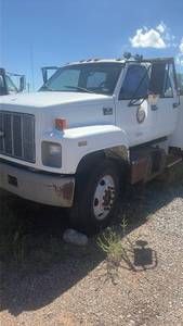 lot 281 image: Chevrolet C6500 Service Truck with Liftmore Boom 29403