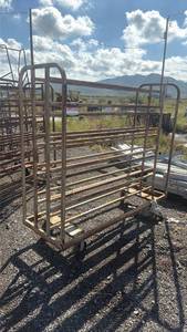 lot 407 image: Lot of 4 carts on wheels