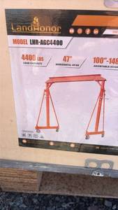 lot 736 image: LandHonor Gantry Crane LHR-AGC4400 4400 lbs 47 Span 100-148 Height