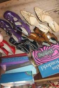 lot 4584 image: IOB Vintage Shoes Size 7