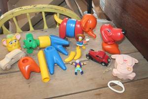 lot 4587 image: Vintage Tupperware Toys and More